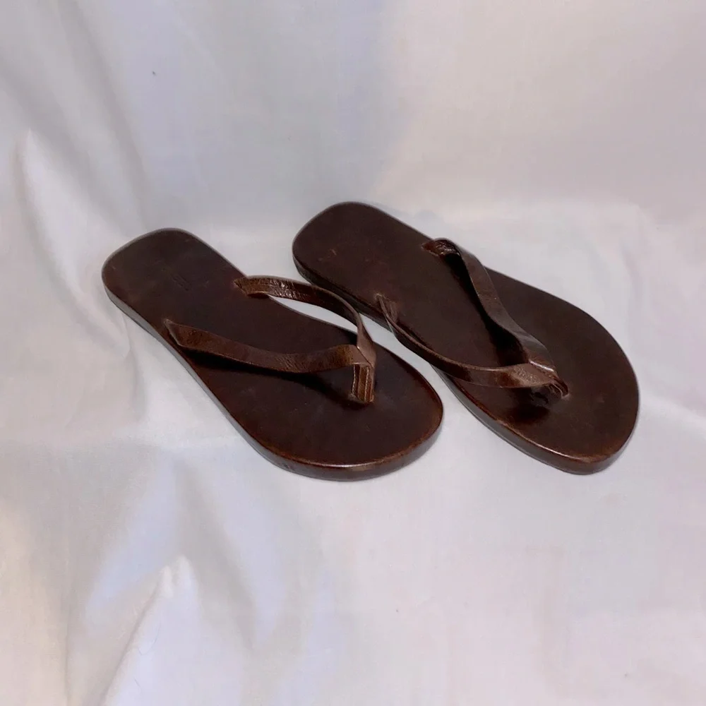 Noneeo Leather Flip Flops from Italy